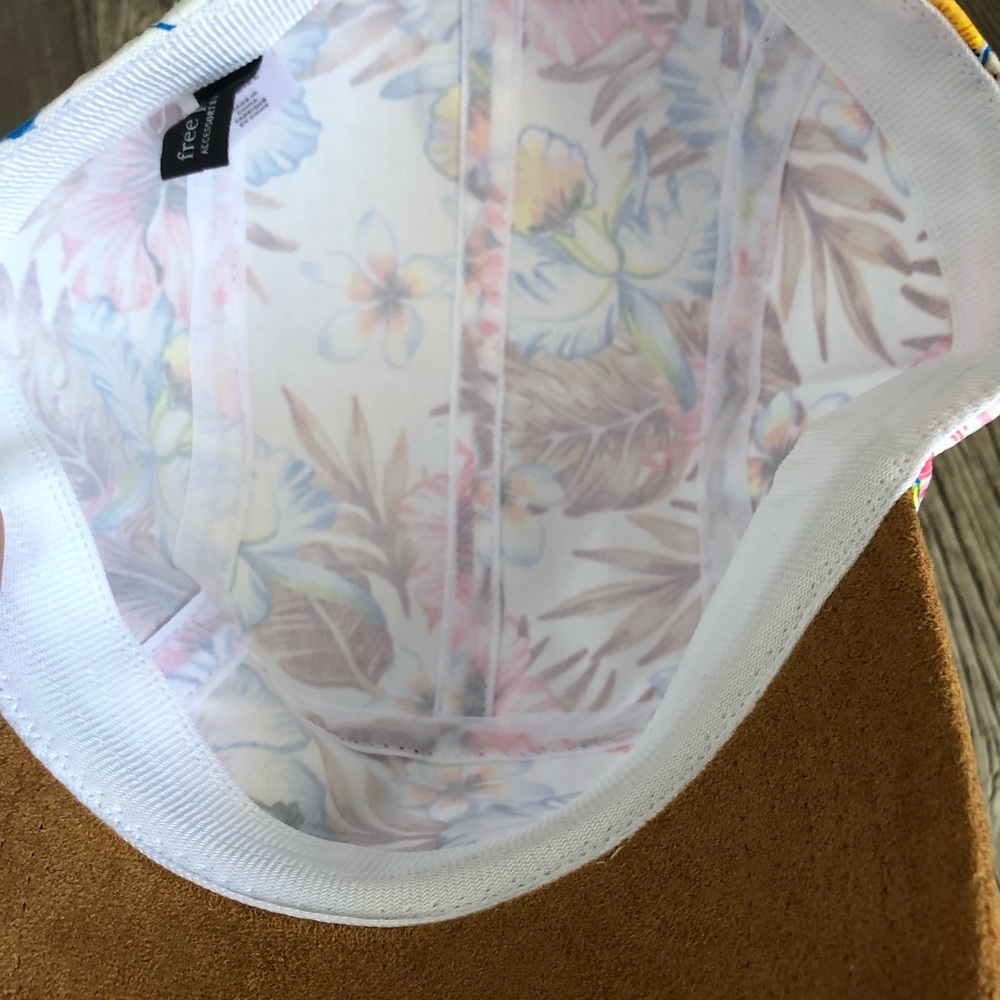 Free press hat 🧢 - Picture 4 of 7